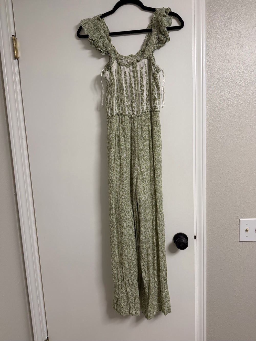 Sim & Sam Green Floral Smocked Jumpsuit